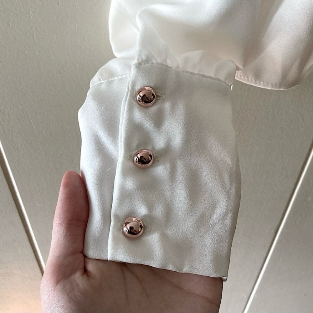 ⭐️ MXM Collective Sheer Wrap  White Size Large Blouse Pink Pearl Buttons - Picture 4 of 10